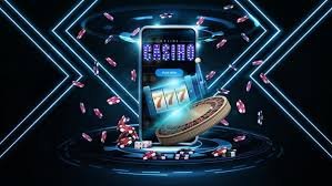 InleSlot App Myanmar ကစားသမားများ မိုဘိုင်းဖုန်းဖြင့် Slots ကစားနေသည်